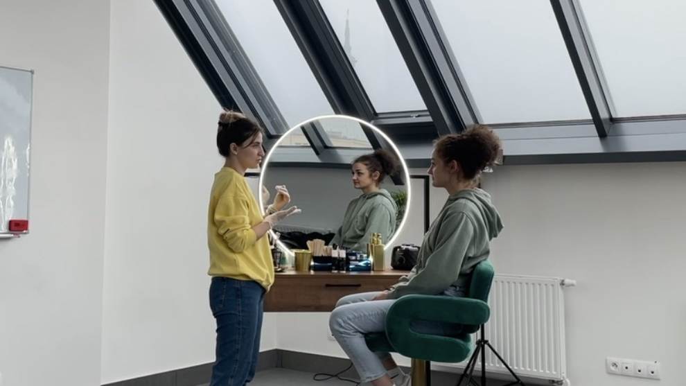 Bezpłatna konsultacja przed makijażem permanentnym brwi w Natural Studio Poznań