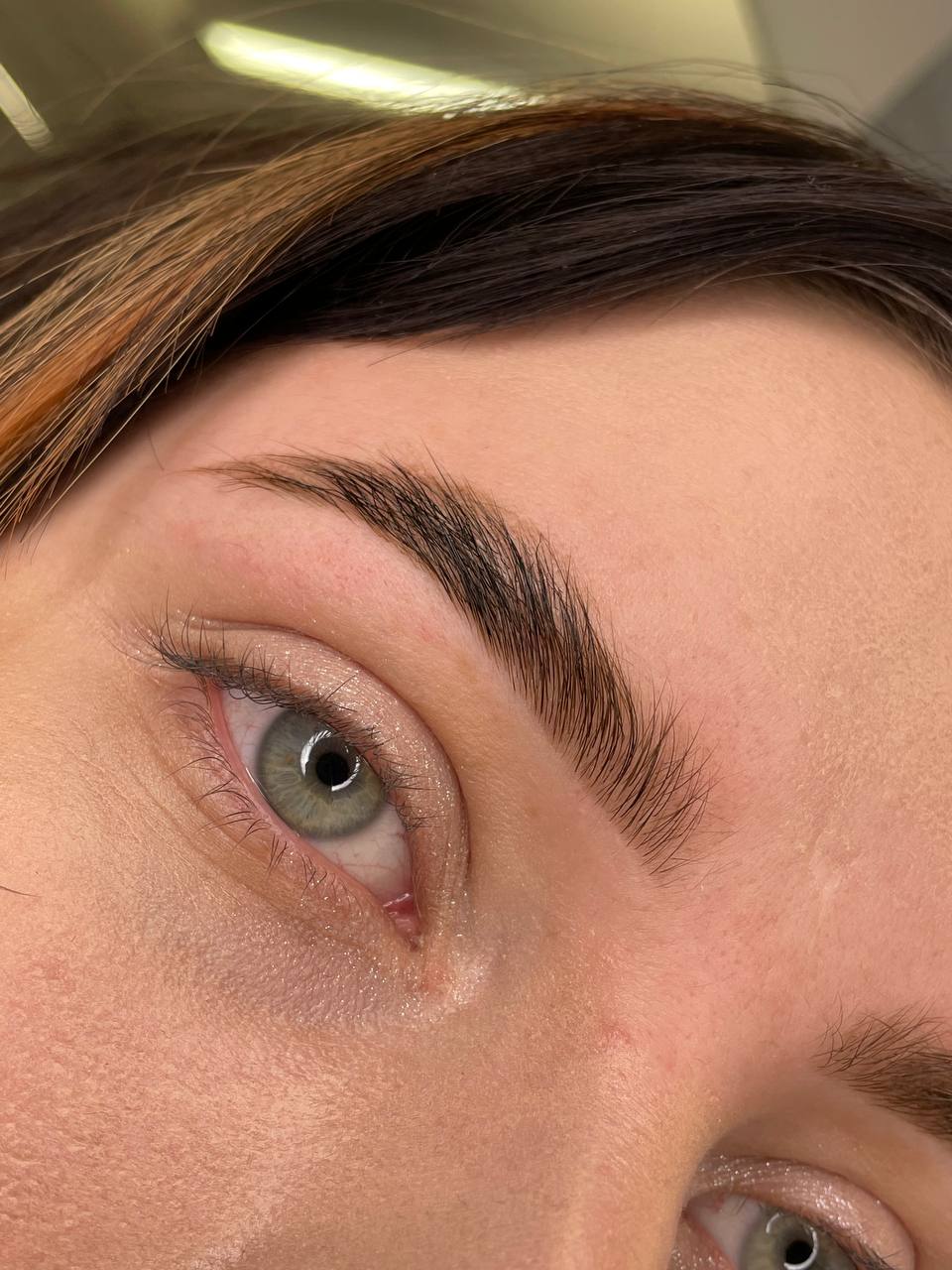 Naturalny efekt stylizacji brwi